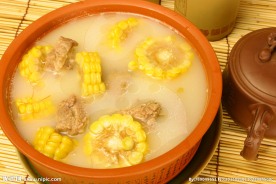 芋艿仔排炖玉米