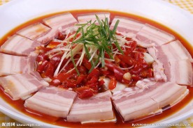 剁椒咸肉蒸臭豆腐