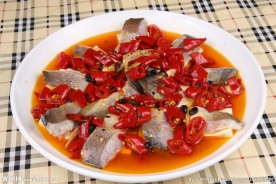 黄鱼鲞蒸臭豆腐
