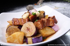土豆卤肉烧茄子