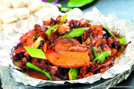 铁板黄丝菌回锅肉