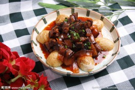 红烧肉焖蛋