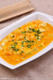 咸蛋黄虾仁滑豆腐