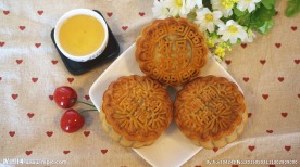 蛋黄莲蓉月饼