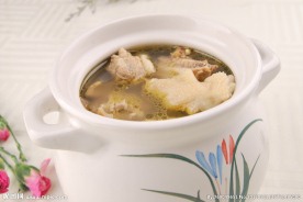 山笋鲜菇老鸡汤