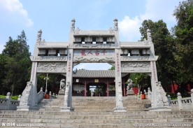 古建筑卧龙岗门头