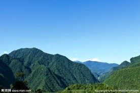 蓝天山峰