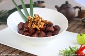 桃仁牛肉粒