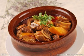 土豆烧牛仔骨