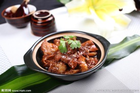 瓦罐煨牛肉