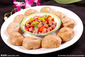 窝头牛肉粒