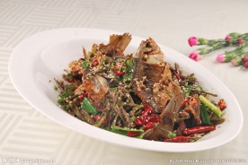 跑豇豆煸鲫鱼