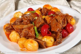 小土豆烧牛腩好