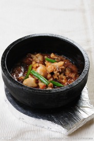 泡椒田鸡石锅