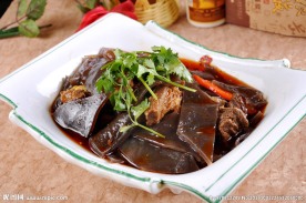 橡子皮烧牛腩