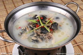 乌鸡肚条锅仔