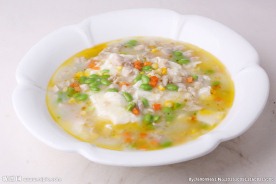 五彩鸡肉豆花