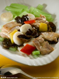 云耳鸡件炒带子