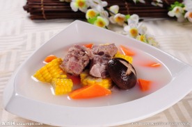 玉米排骨煲萝卜