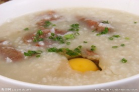 窝蛋牛肉粥