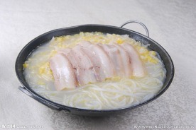 酸菜氽白肉