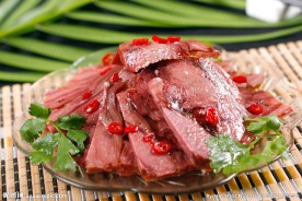 带皮驴肉