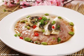 海鲈鱼蒸肉饼