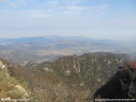 峻极峰东北部景色