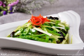 葱香韭黄兰豆丝