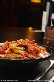 香辣牛肉煲仔饭