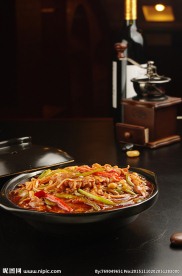 金针肥牛煲仔饭