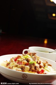 鲜茄丝牛肉粒焗饭