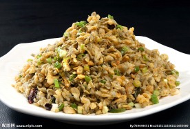 槐花麦饭