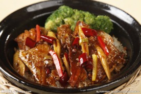 香辣扒皮鱼煲仔饭