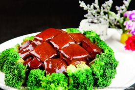 婆婆红烧肉配饭