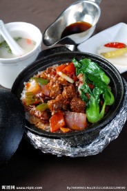 老干妈排骨煲仔饭