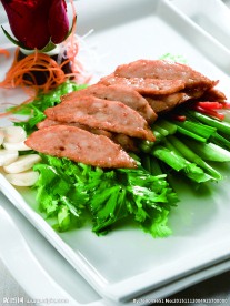 芹蒜炒肉卷