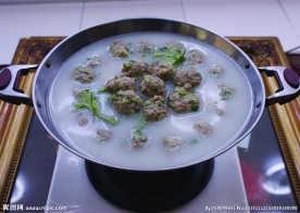 香菜丸子锅
