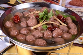 锅仔牛肉丸子
