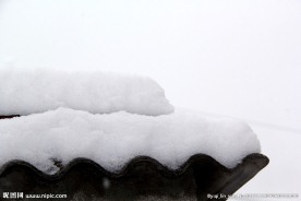 雪压房檐