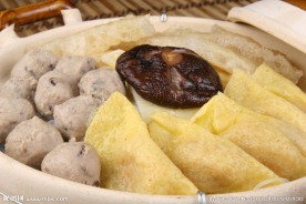 三鲜肉皮汤