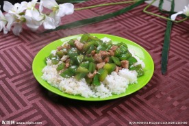 青椒肉盖浇饭