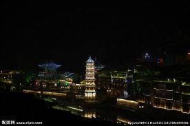 杜甫江阁夜景