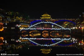 杜甫江阁夜景