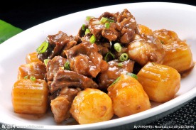 小土豆焖排骨
