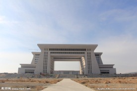 在建的霍尔果斯新国门