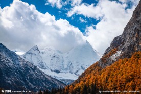 稻城雪山