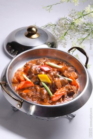 铁锅焖羊肉