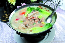 锅仔蘑菇炖小鸡