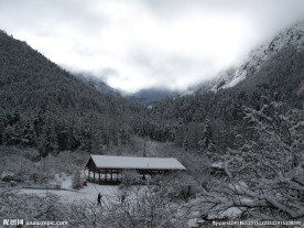 毕棚沟雪山